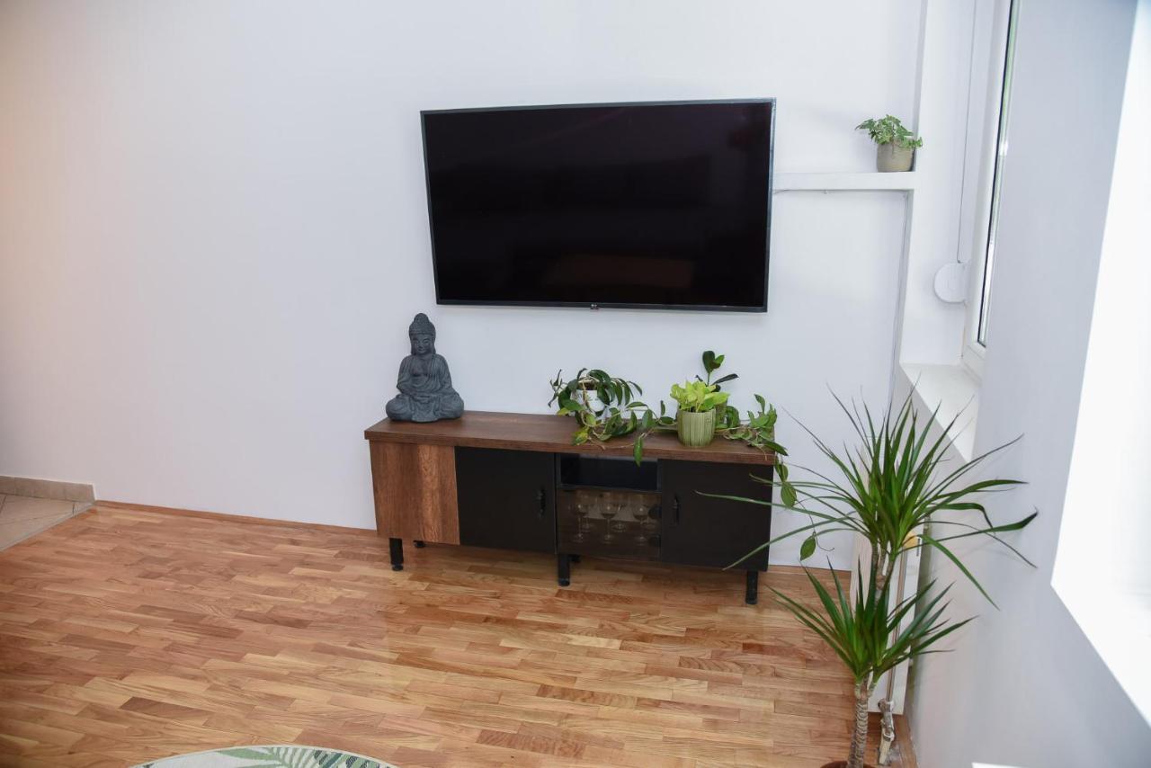 Garden Apartment - Oaza U Centru Grada نوفي ساد المظهر الخارجي الصورة