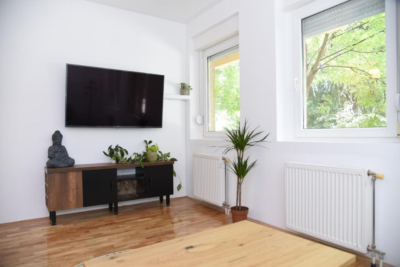 Garden Apartment - Oaza U Centru Grada نوفي ساد المظهر الخارجي الصورة