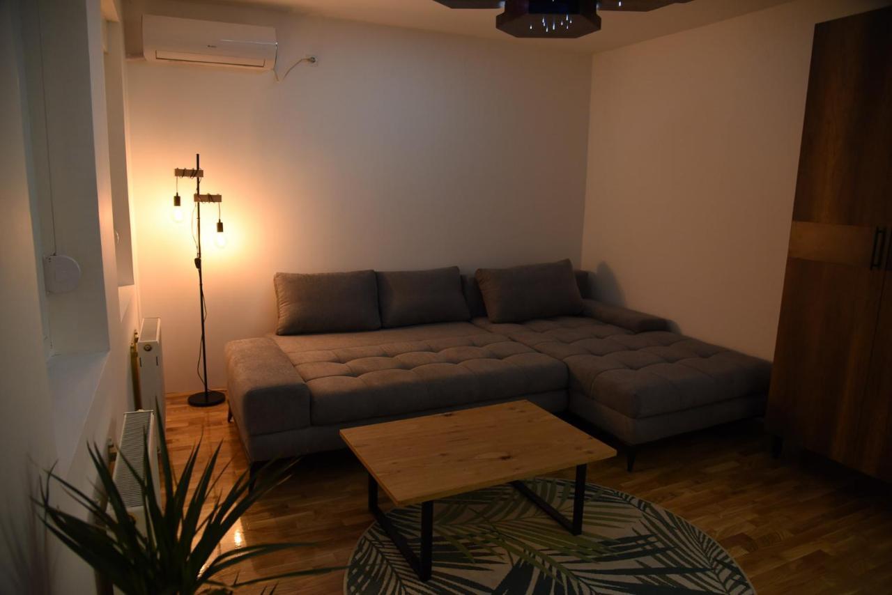 Garden Apartment - Oaza U Centru Grada نوفي ساد المظهر الخارجي الصورة